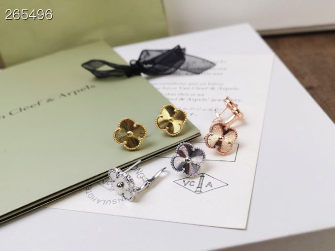 DIANA CLOVER MEDIUM STUD EARRINGS