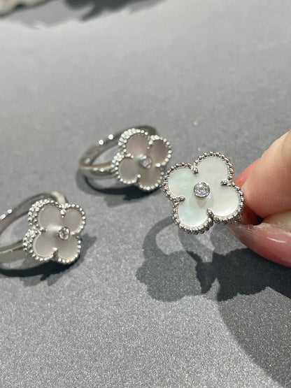 DIANA CLOVER SILVER MOP DIAMOND RING