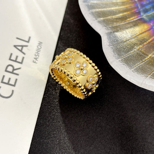 DIANA PERLEE DIAMOND LARGE RING
