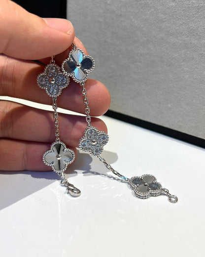 DIANA CLOVER 5 MOTIF SILVER DIAMOND BRACELET