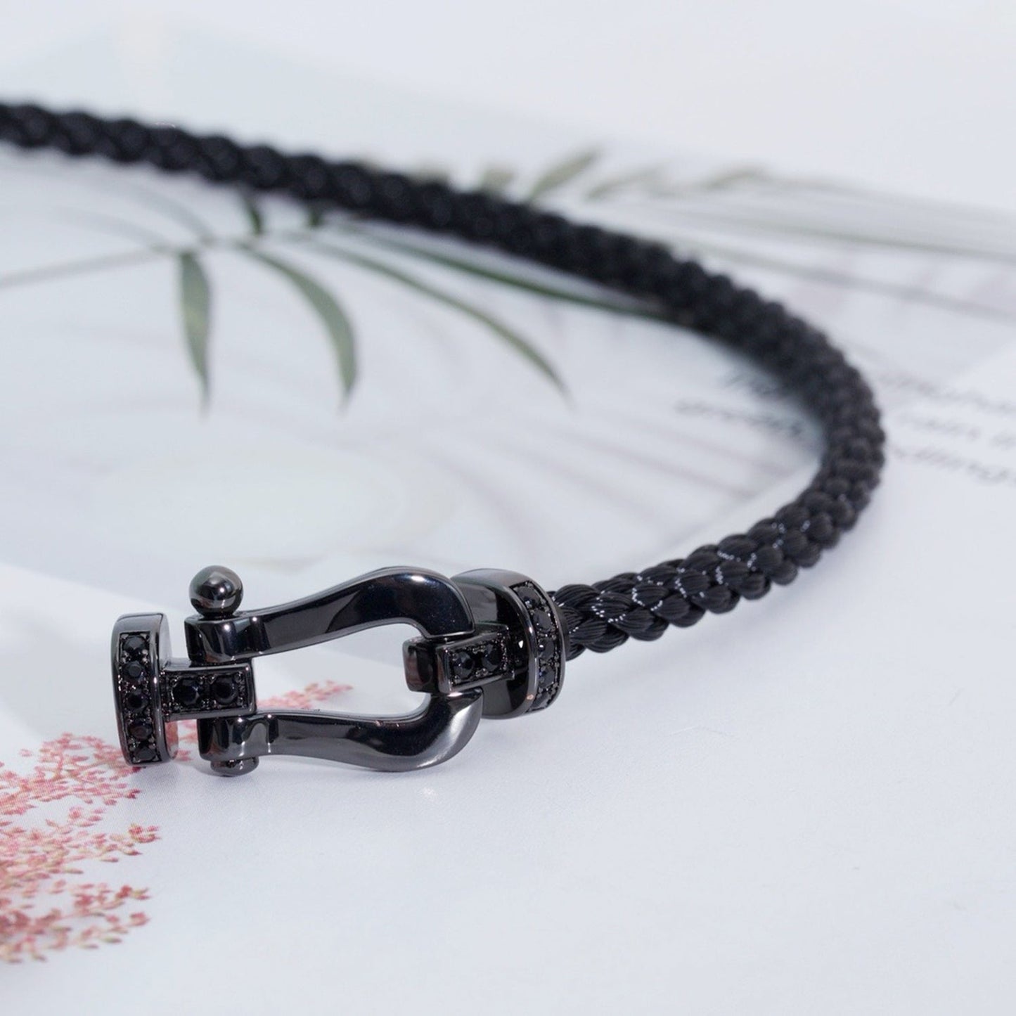 DIANA FORCE LARGE SERIES HORSESHOE BLACK SAMURAI BRACELET