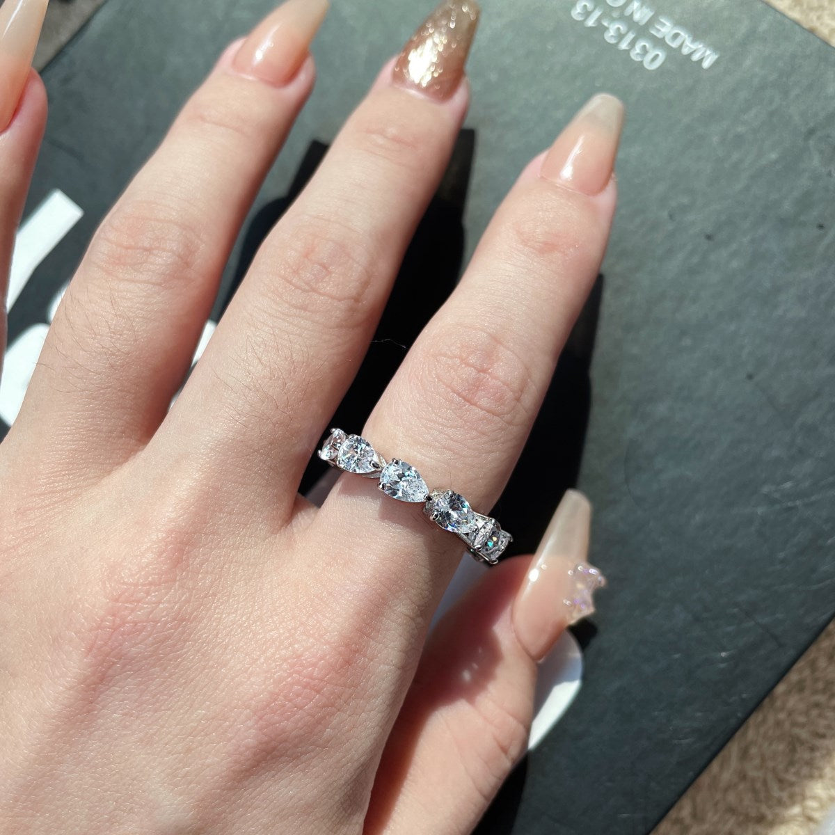 [HOT]Exquisite Pear Cut Tennis Ring