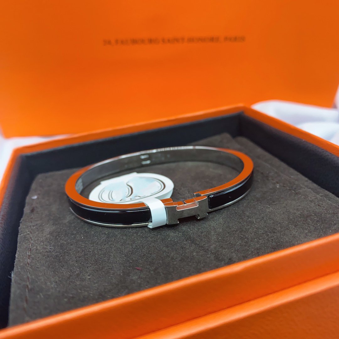 DIANA CLASSIC HM CLIC BLACK 8MM ENAMEL BRACELET