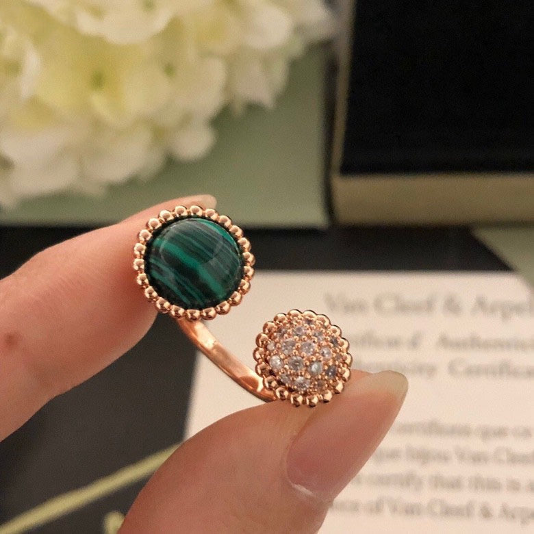 DIANA PERLEE COULEURS DIAMOND ROSE GOLD BETWEEN THE FINGER RING