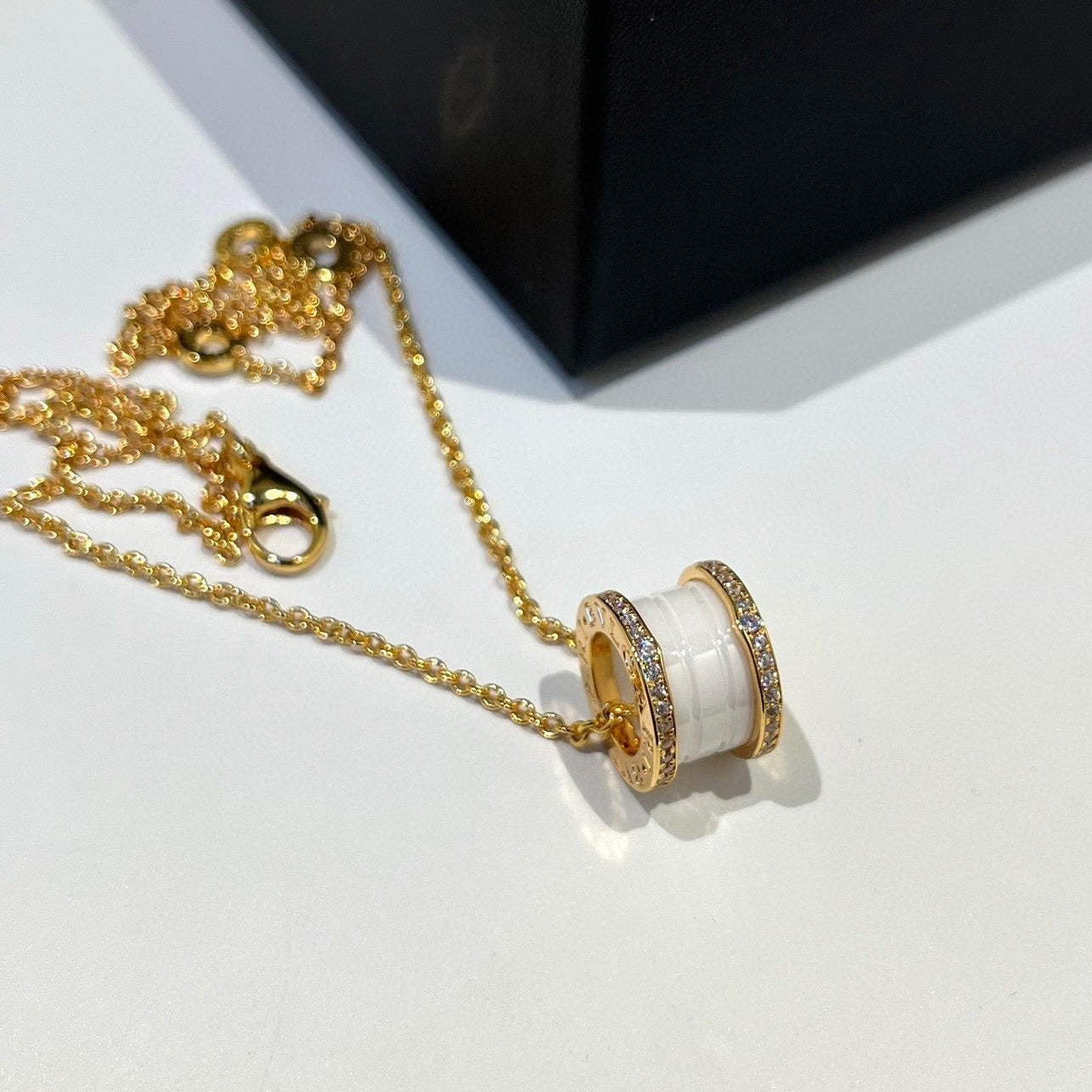 DIANA ZERO 1 WHITE CERAMIC DIAMOND PINK GOLD NECKLACE